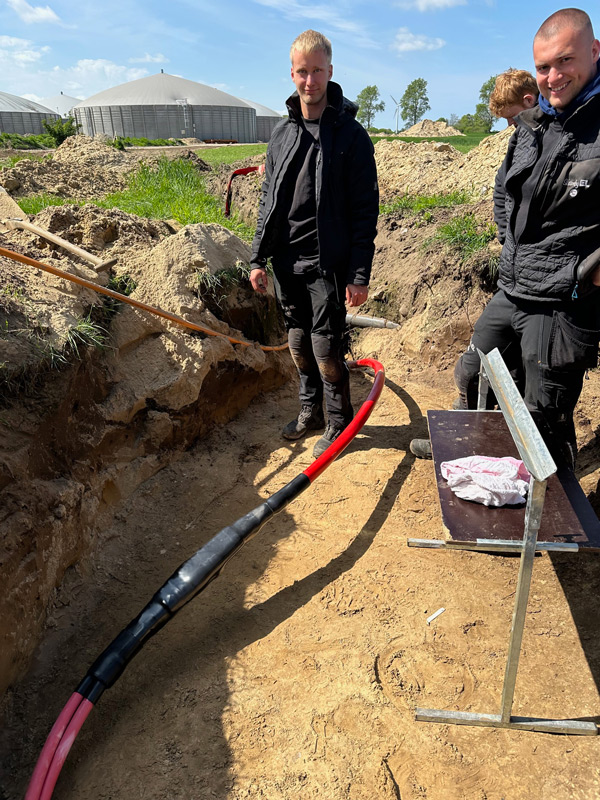Højspændingsarbejde på Nordfyn udført af Skamby El – muffe 10 kV kabel og opsætning af transformerstation af erfarne elektrikere.