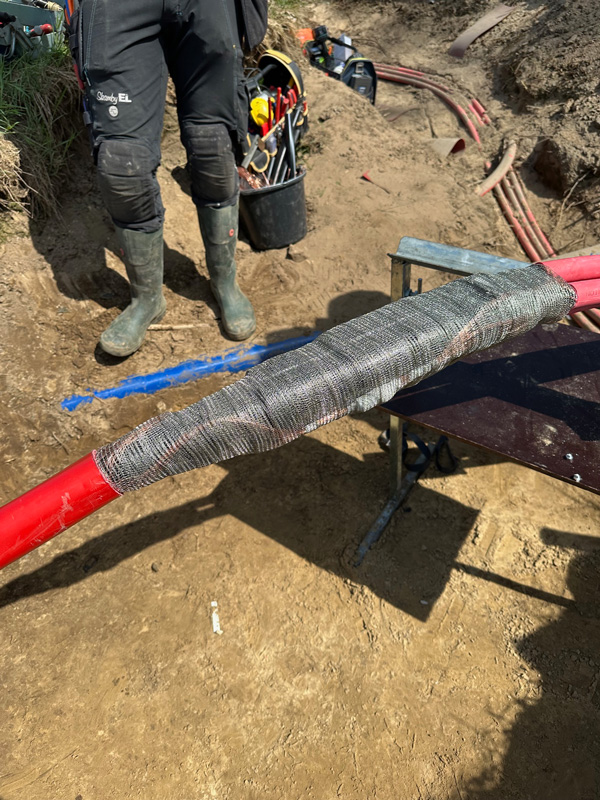 Højspændingsarbejde på Nordfyn udført af Skamby El – muffe 10 kV kabel og opsætning af transformerstation af erfarne elektrikere.
